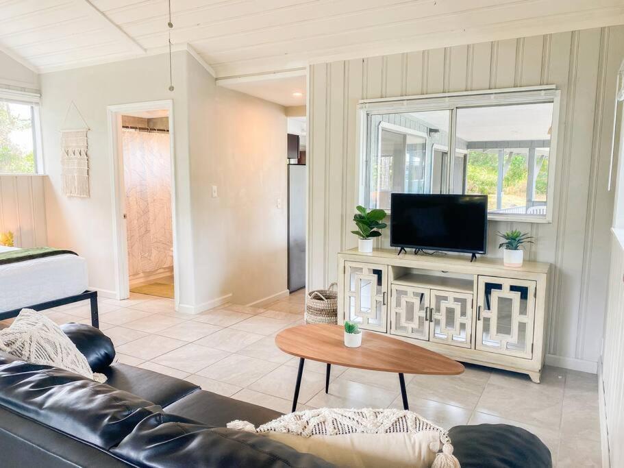 Monstera Bungalow, Spacious, King Bed, Big Kitchen Keaau Exterior foto